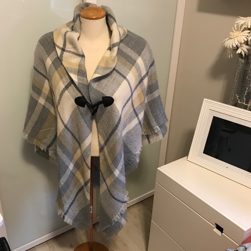 Modena Plaid Cape/Shawl